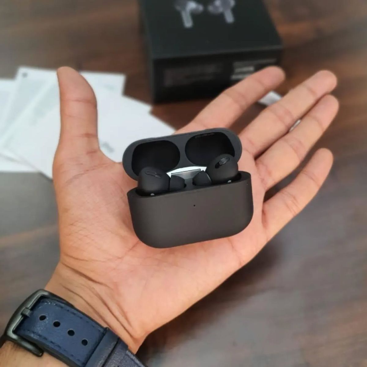 AirPods Pro 2 + Free Cover
